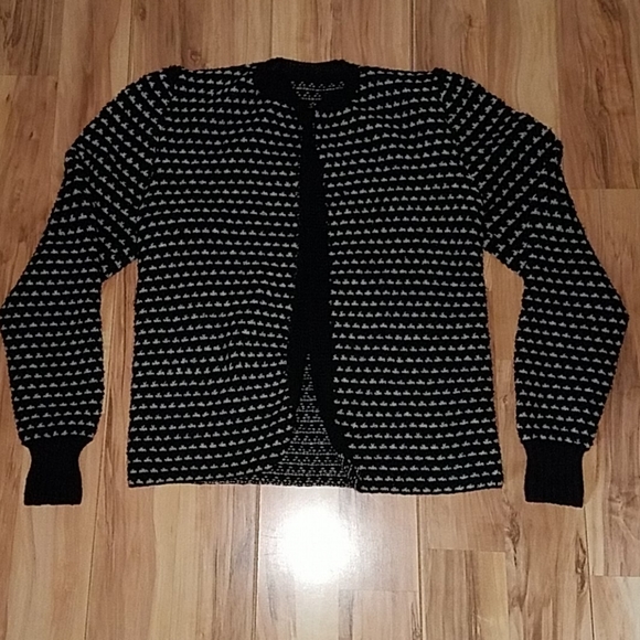 Vintage 70s Black and White Sweater - Picture 2 of 8